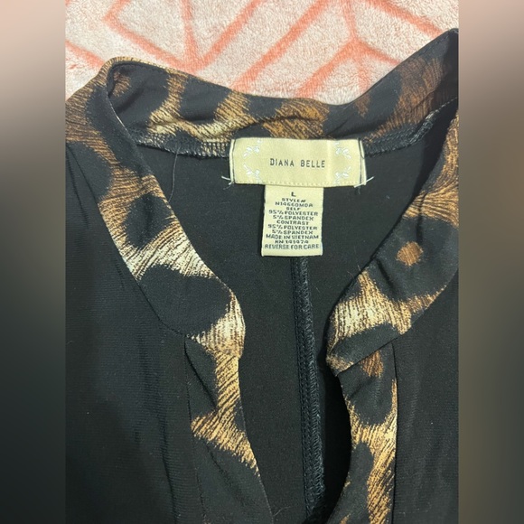 #72 Diane Belle Black/cheetah blouse - Picture 6 of 7